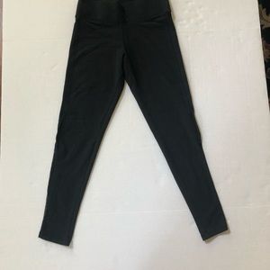 Victoria Sport black mesh-side leggings sz S